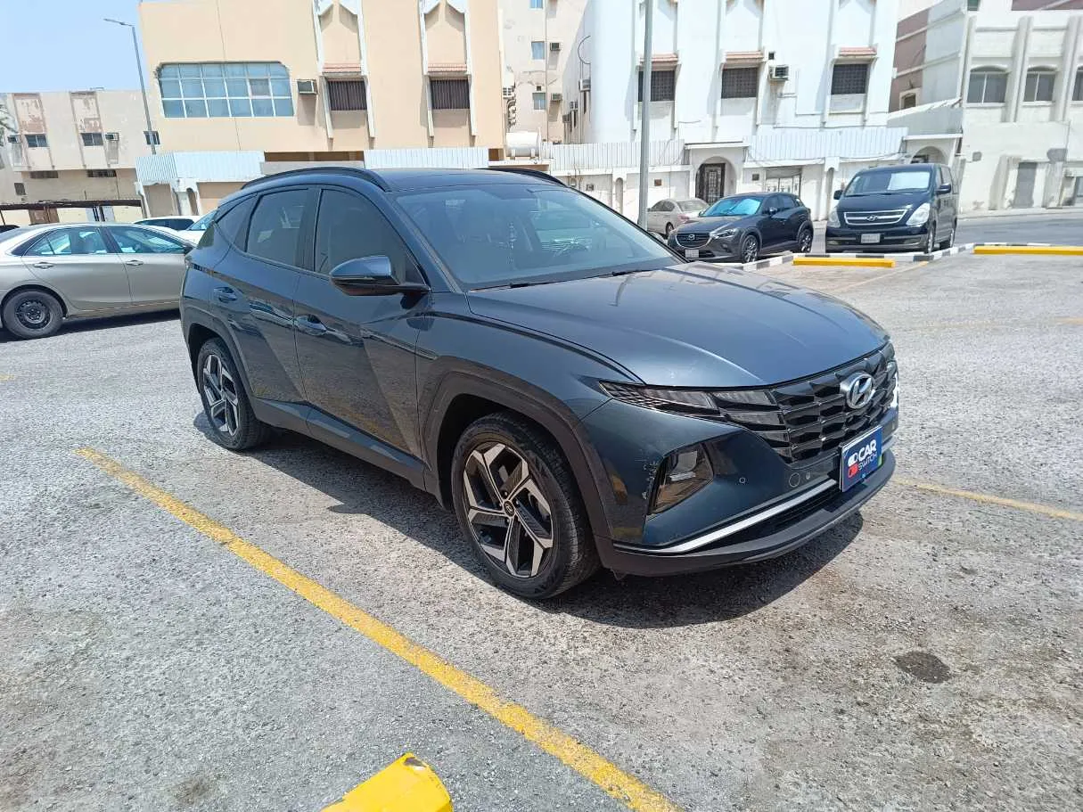Car image 3