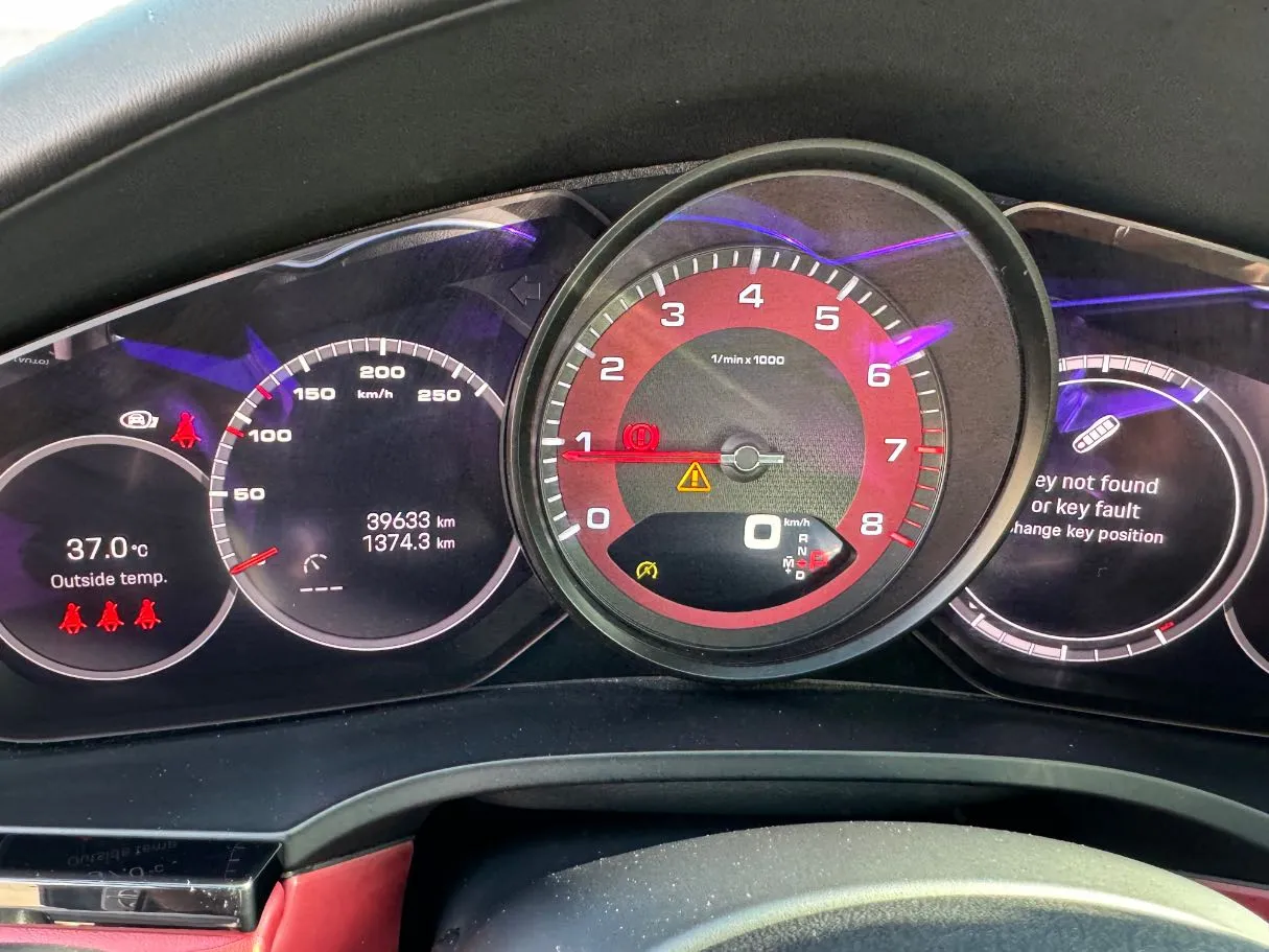 Car image 21