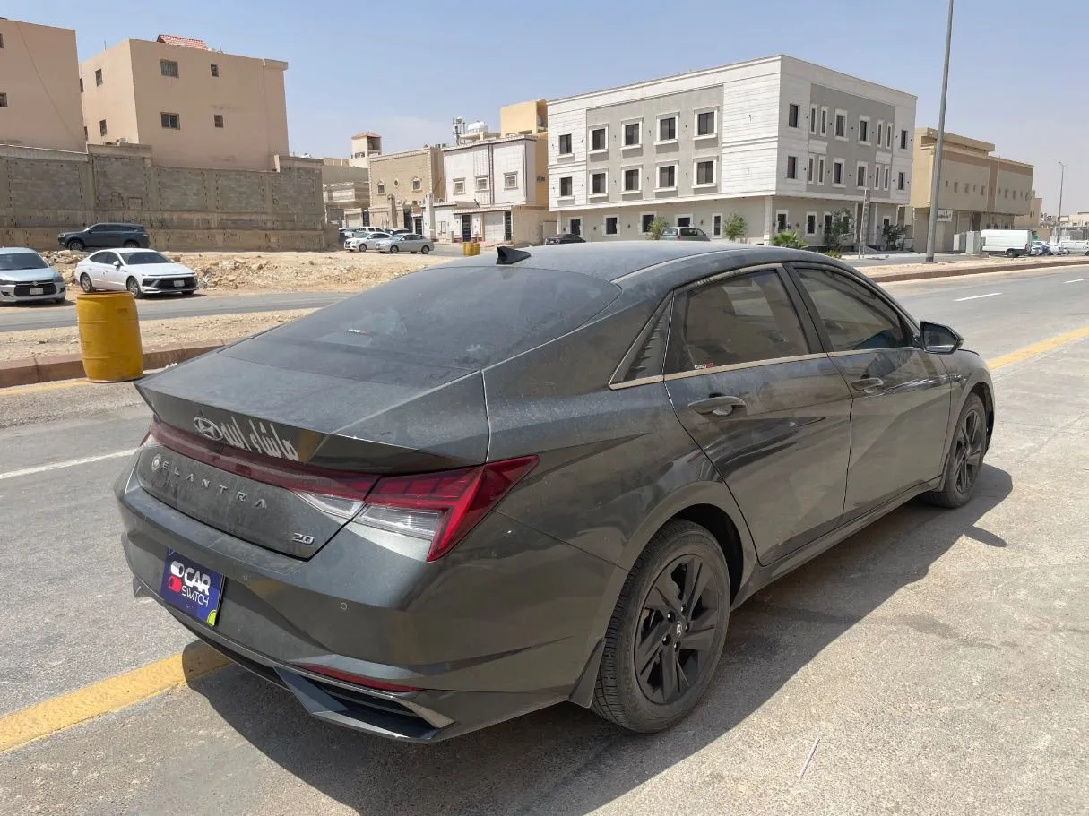 Car image 5