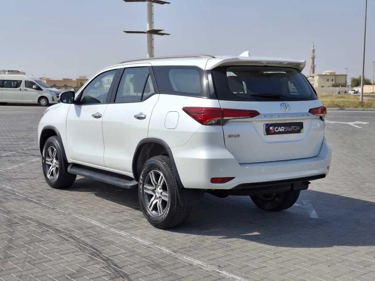 Car image 7