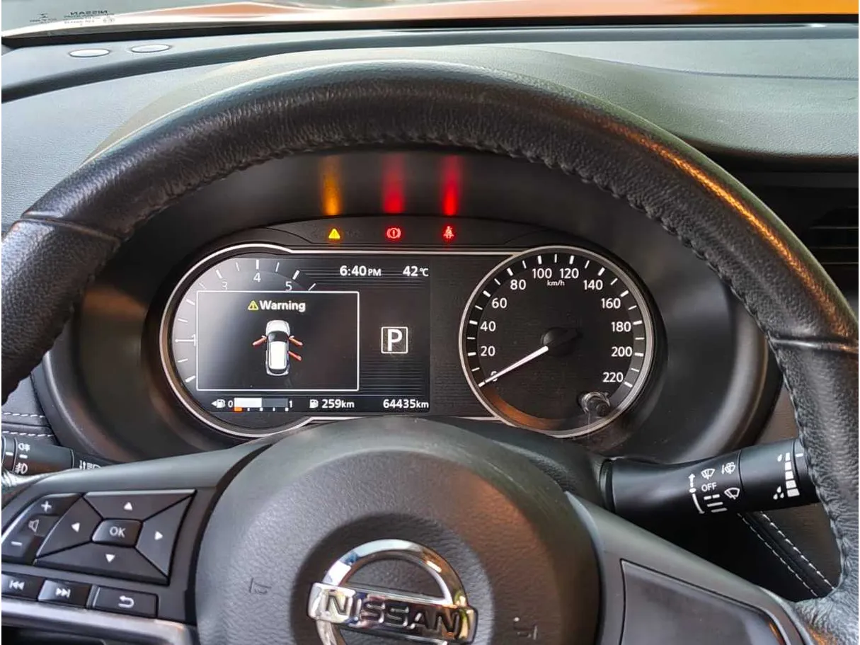 Car image 13