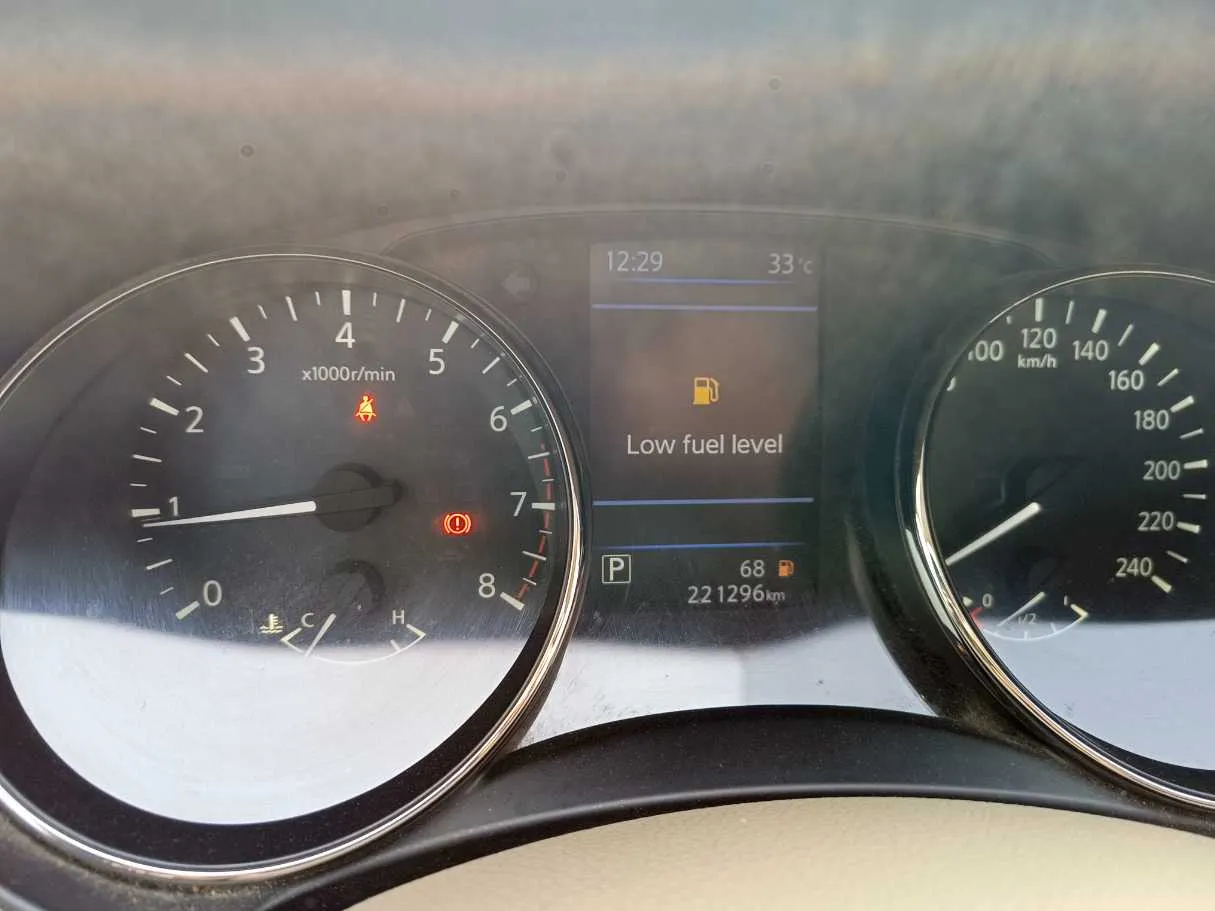Car image 24