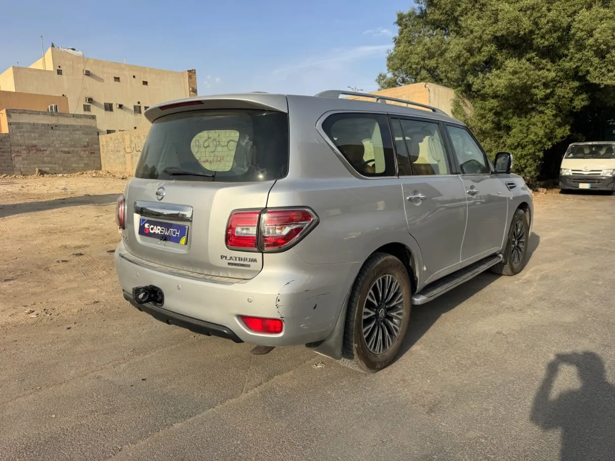 Car image 5