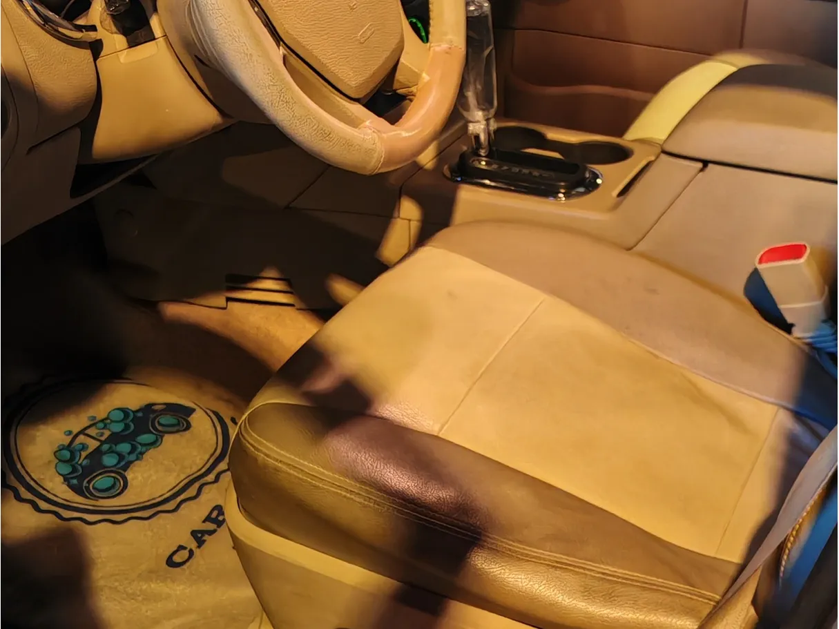 Car image 6