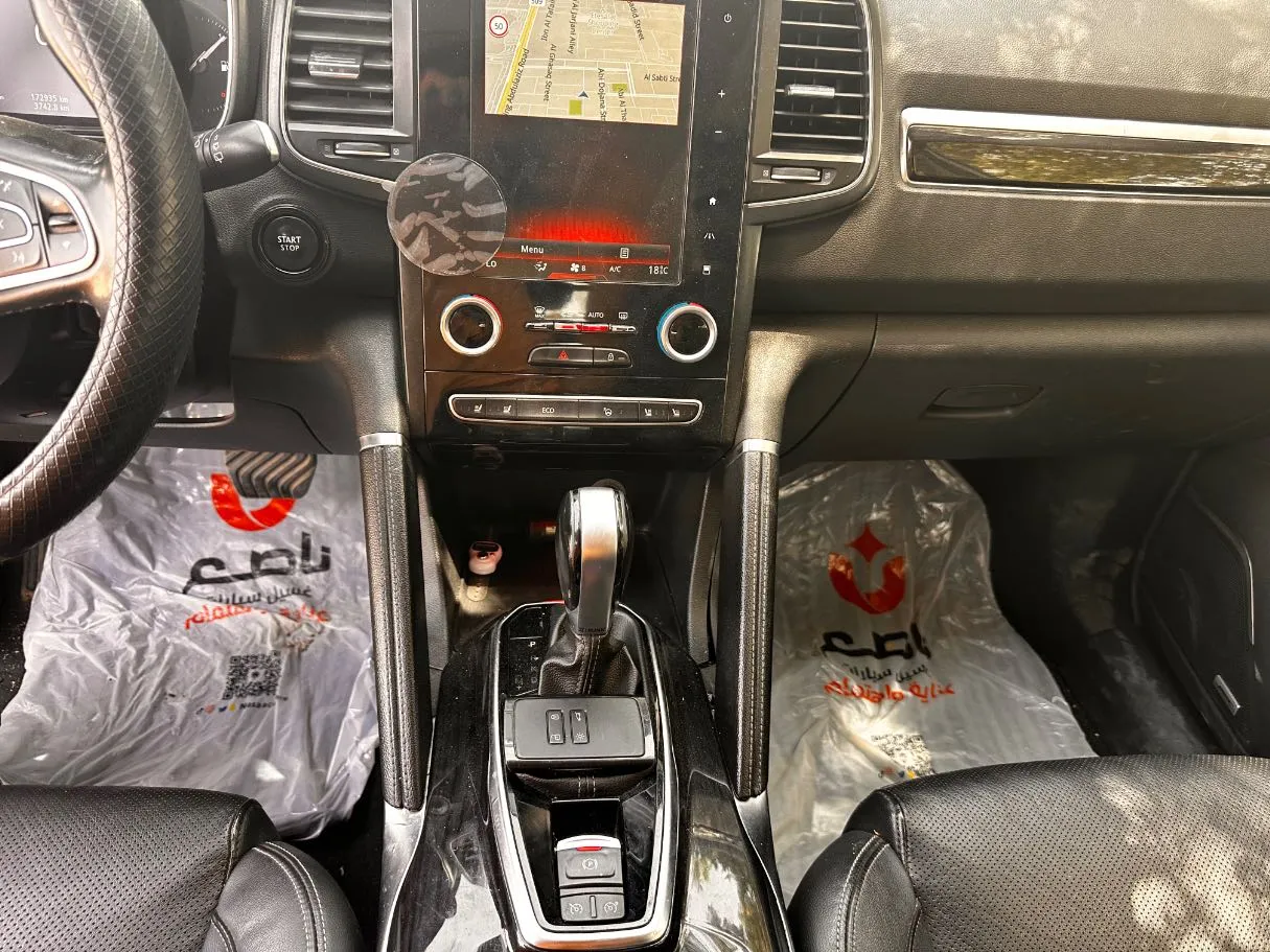 Car image 18