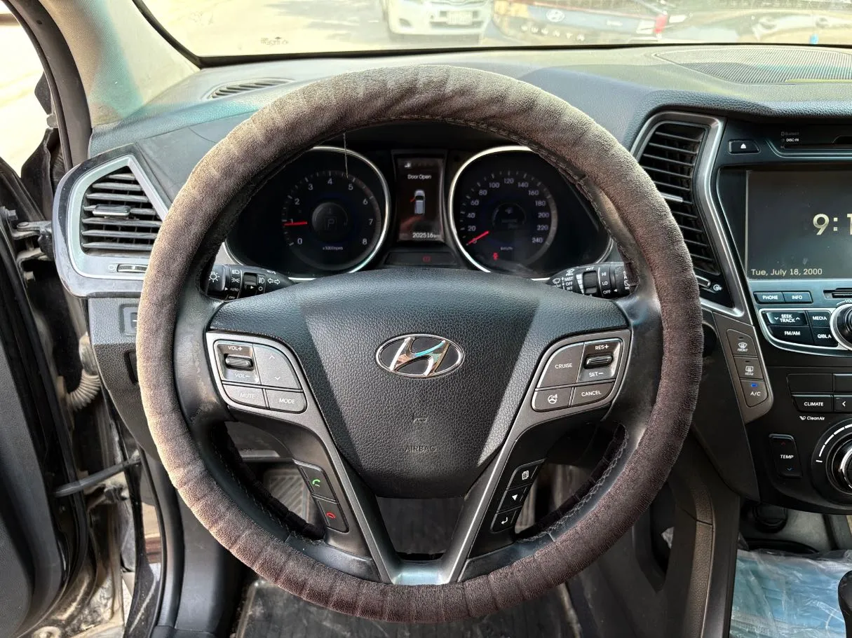 Car image 23