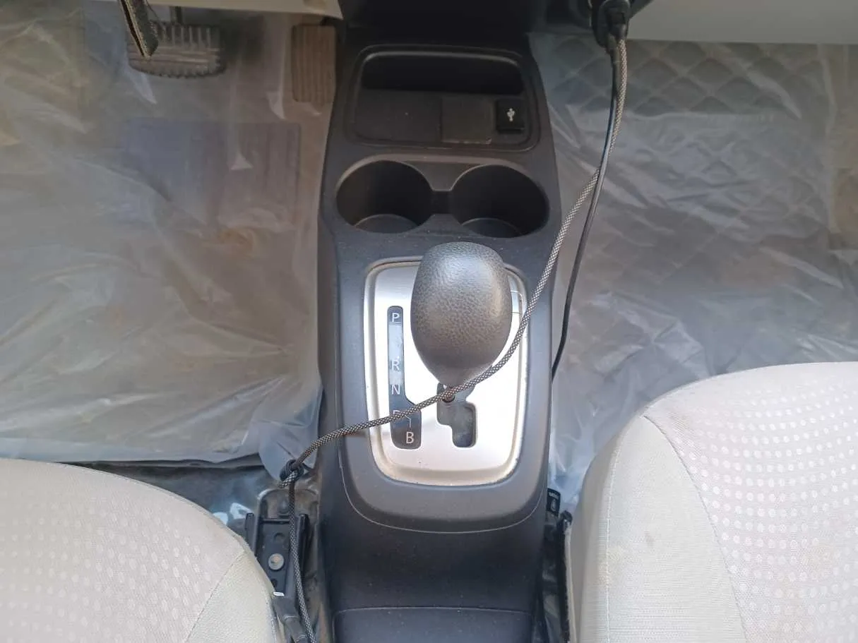 Car image 14