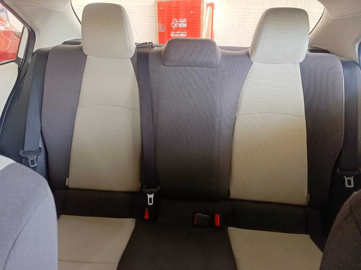 Car image 12