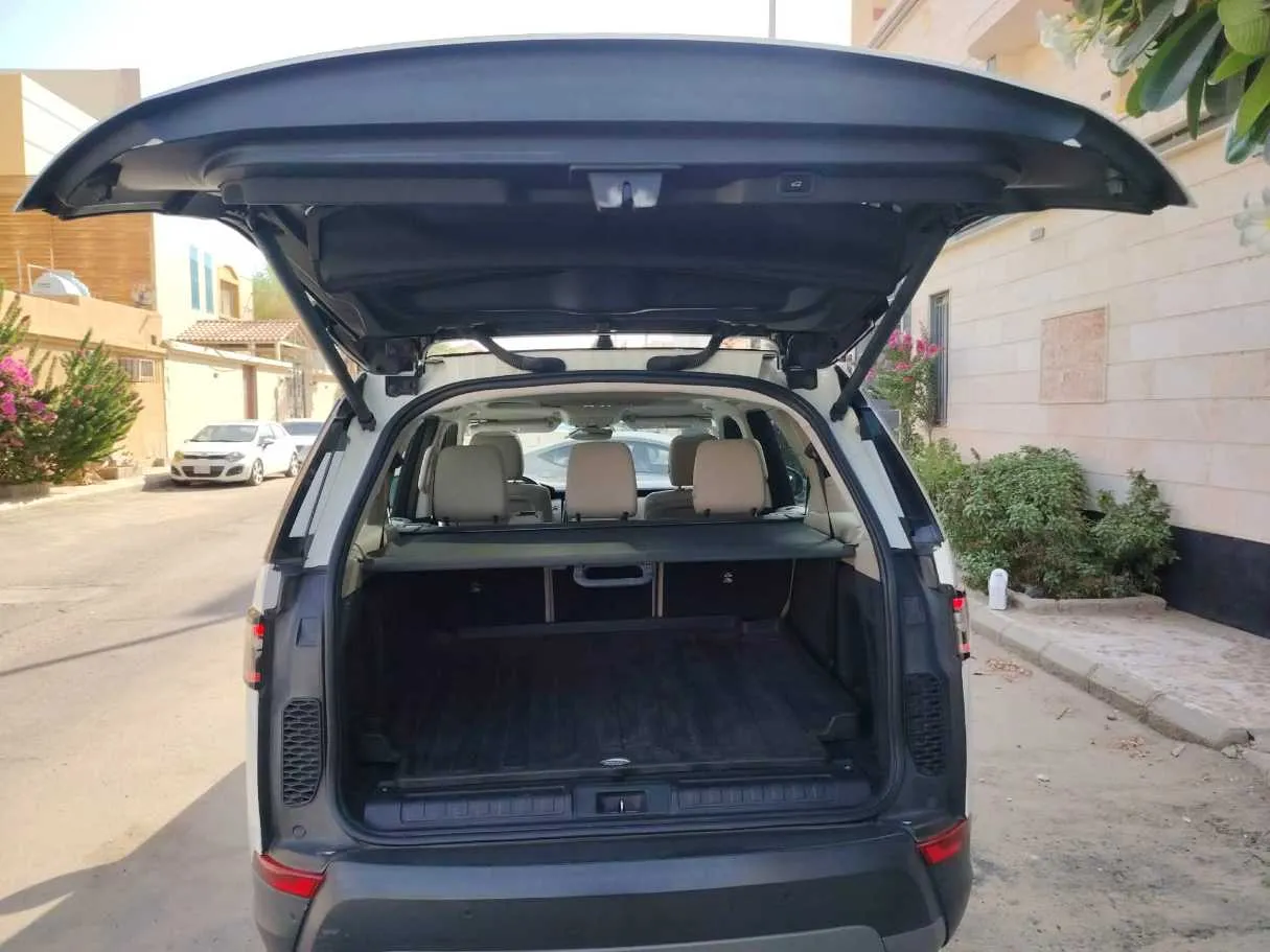 Car image 29