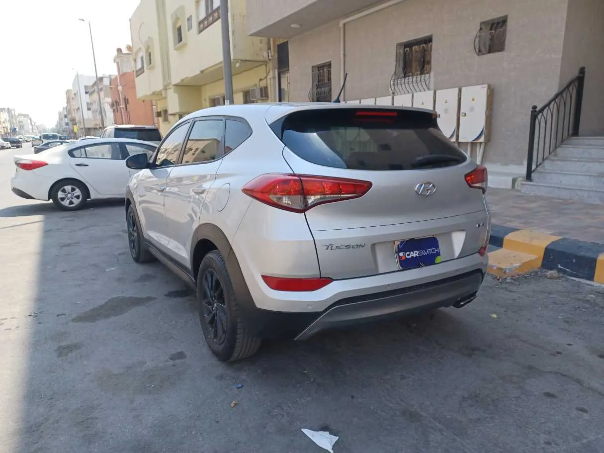 Car image 7