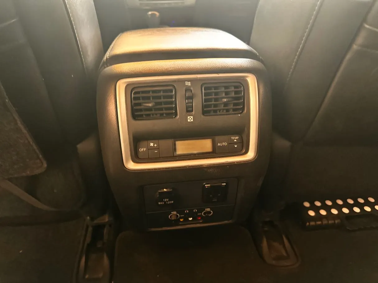Car image 26
