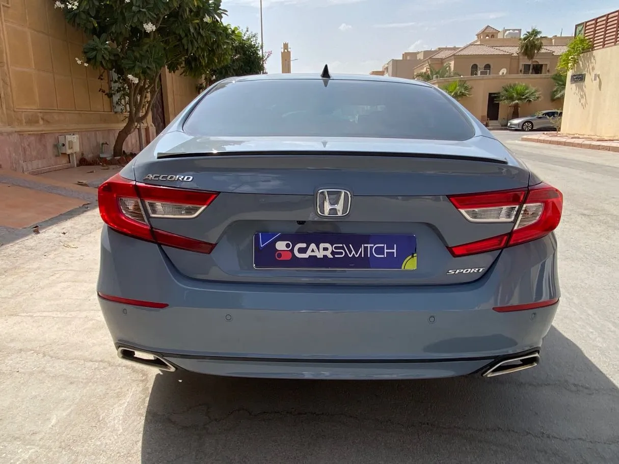 Car image 6