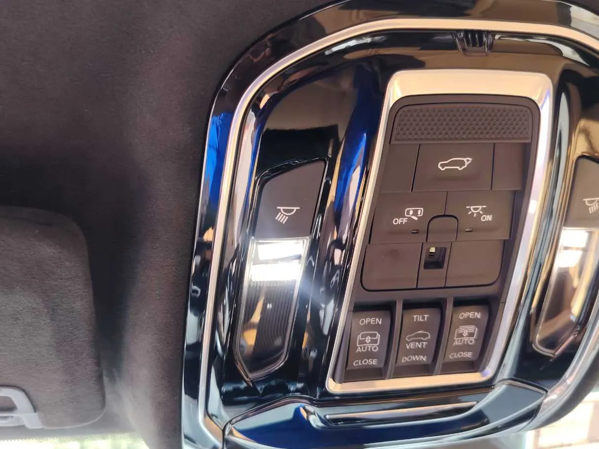 Car image 31