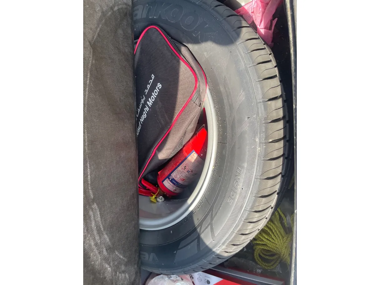 Car image 23