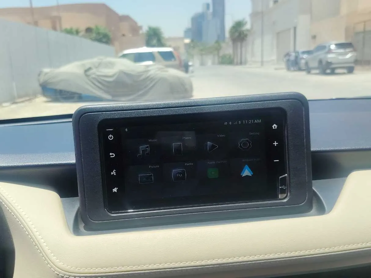 Car image 17