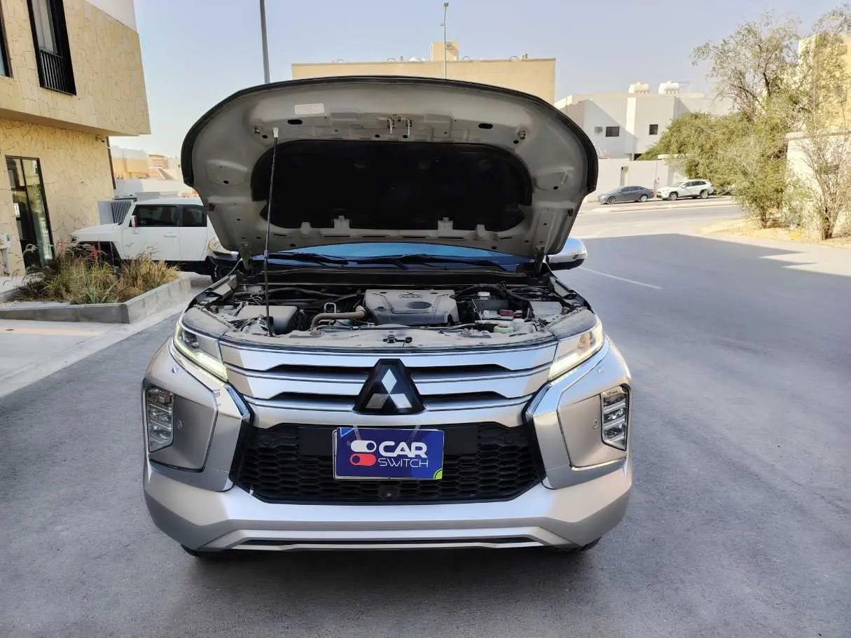 Car image 24