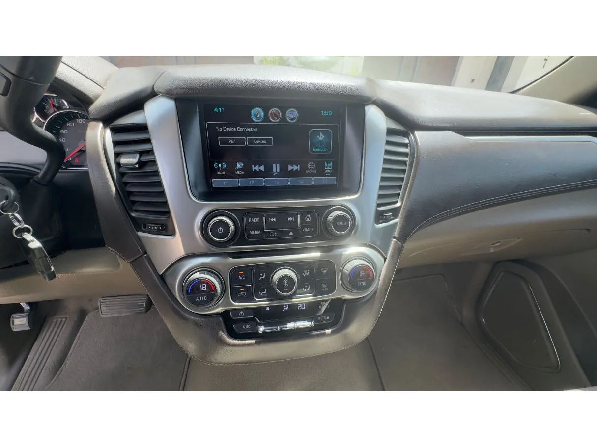 Car image 14
