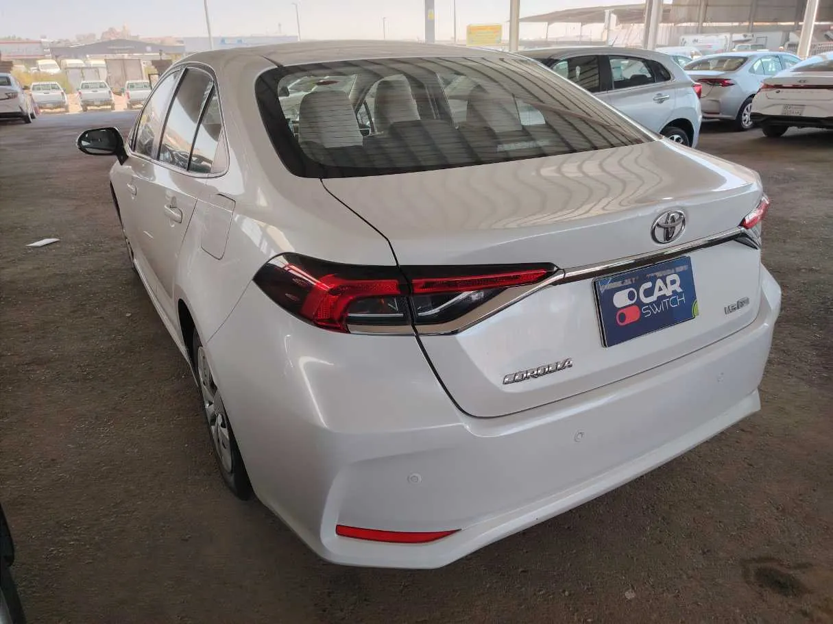 Car image 7