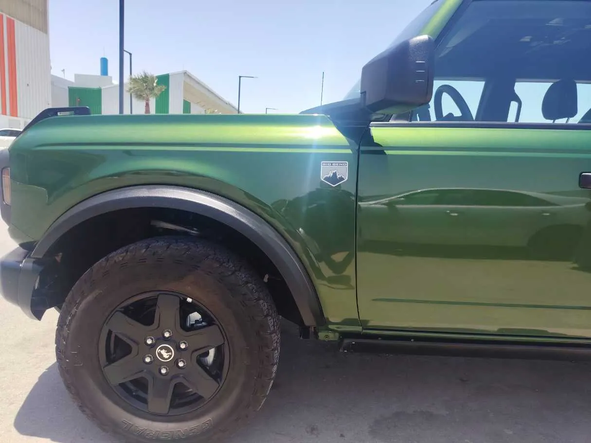 Car image 9