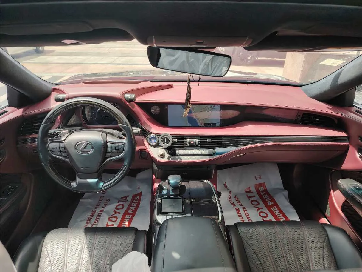 Car image 21