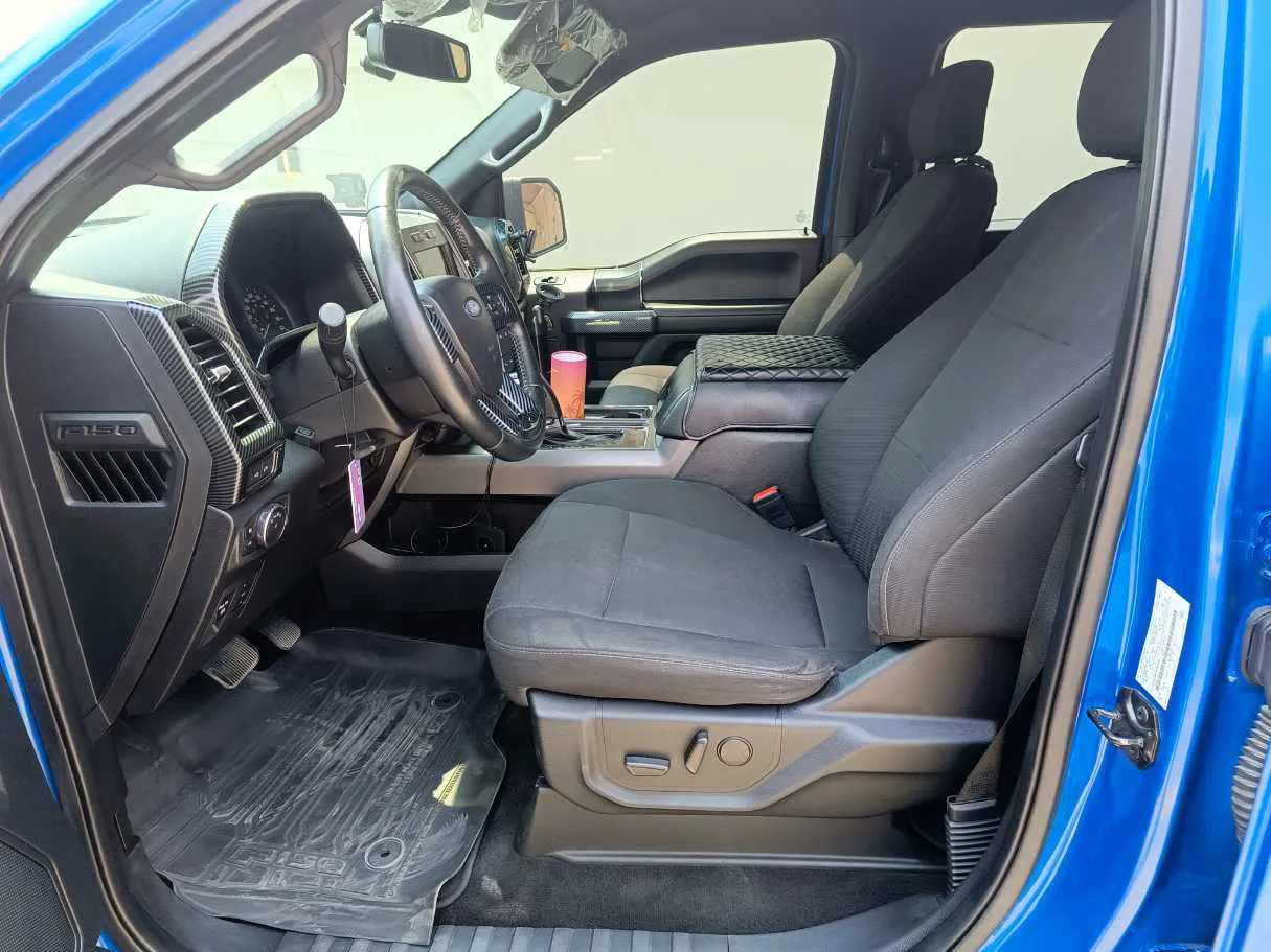 Car image 16