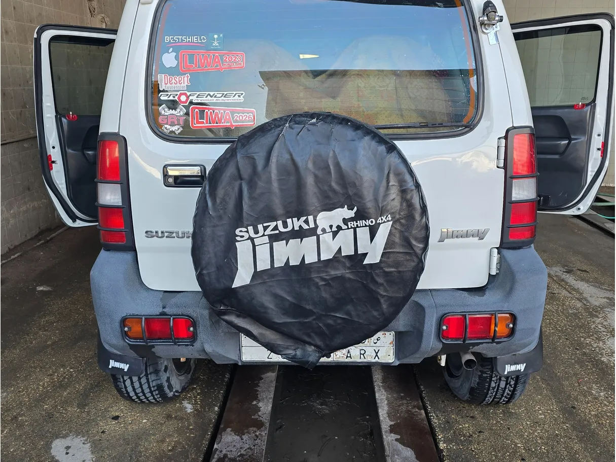 Car image 7