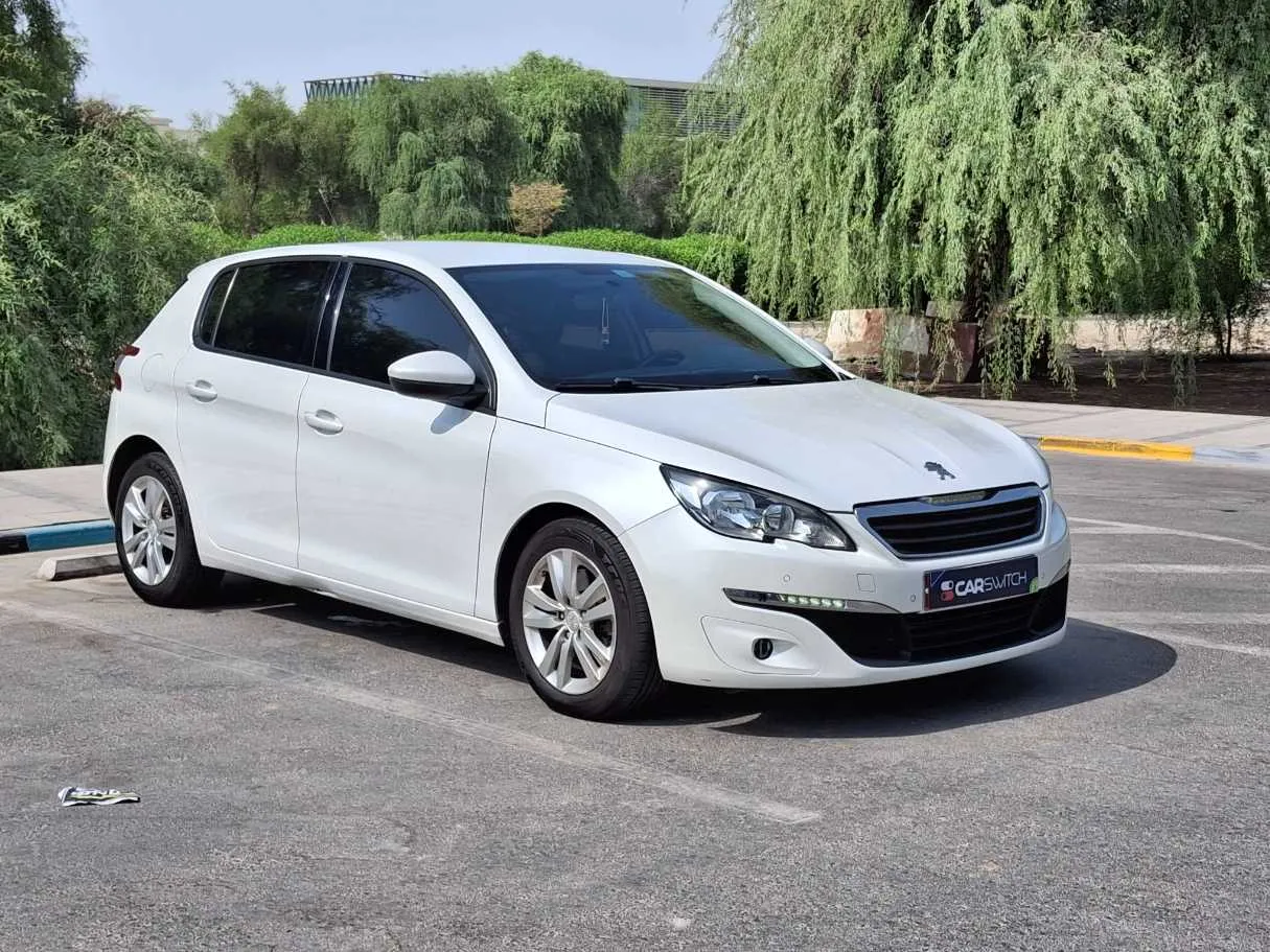 Car image 3