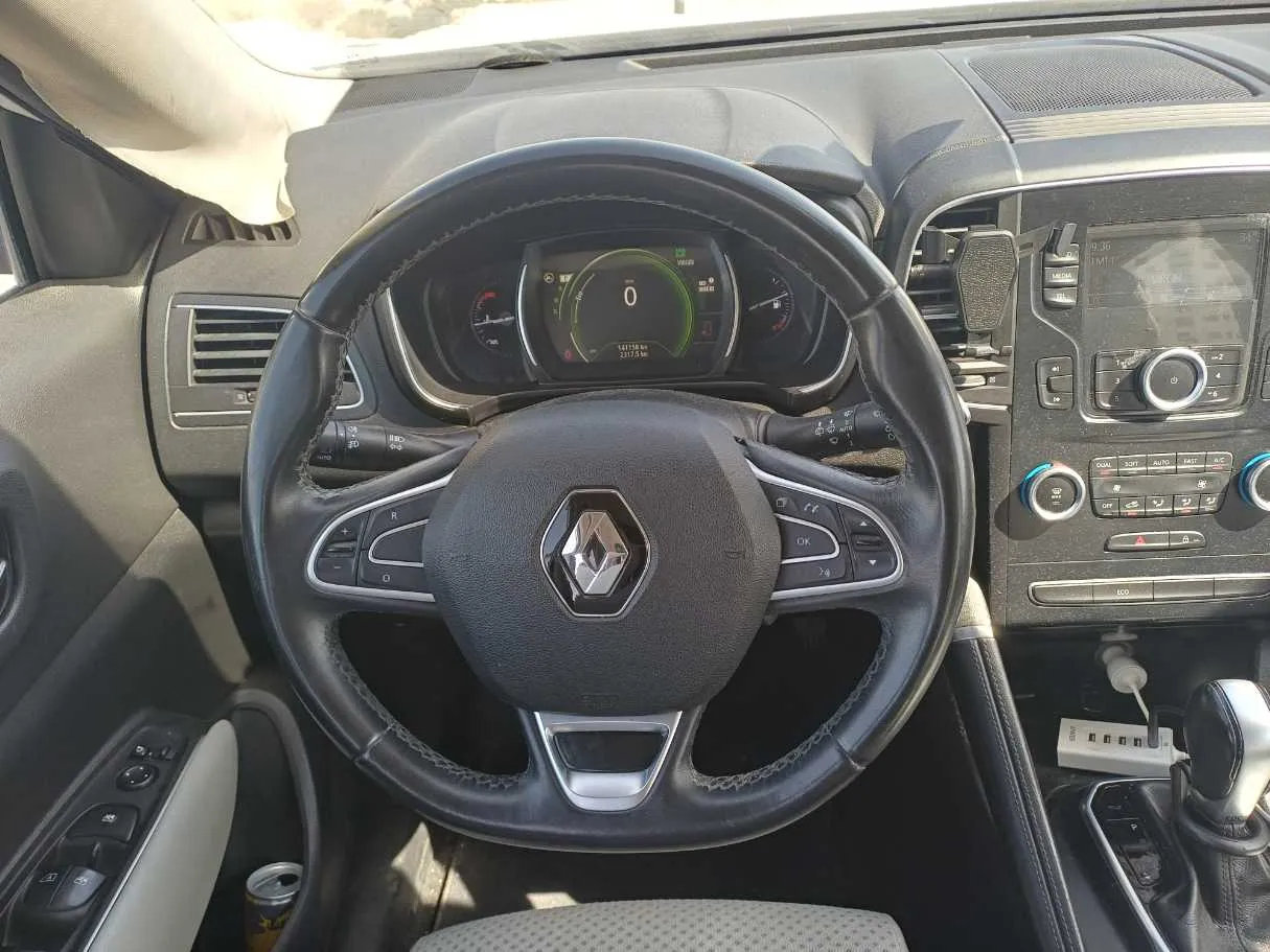 Car image 17