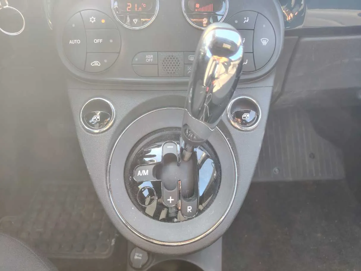 Car image 16