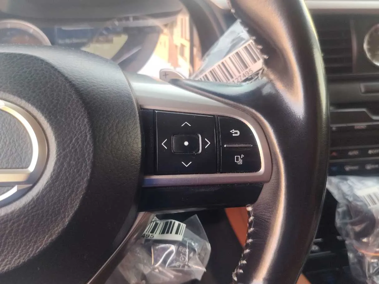 Car image 33