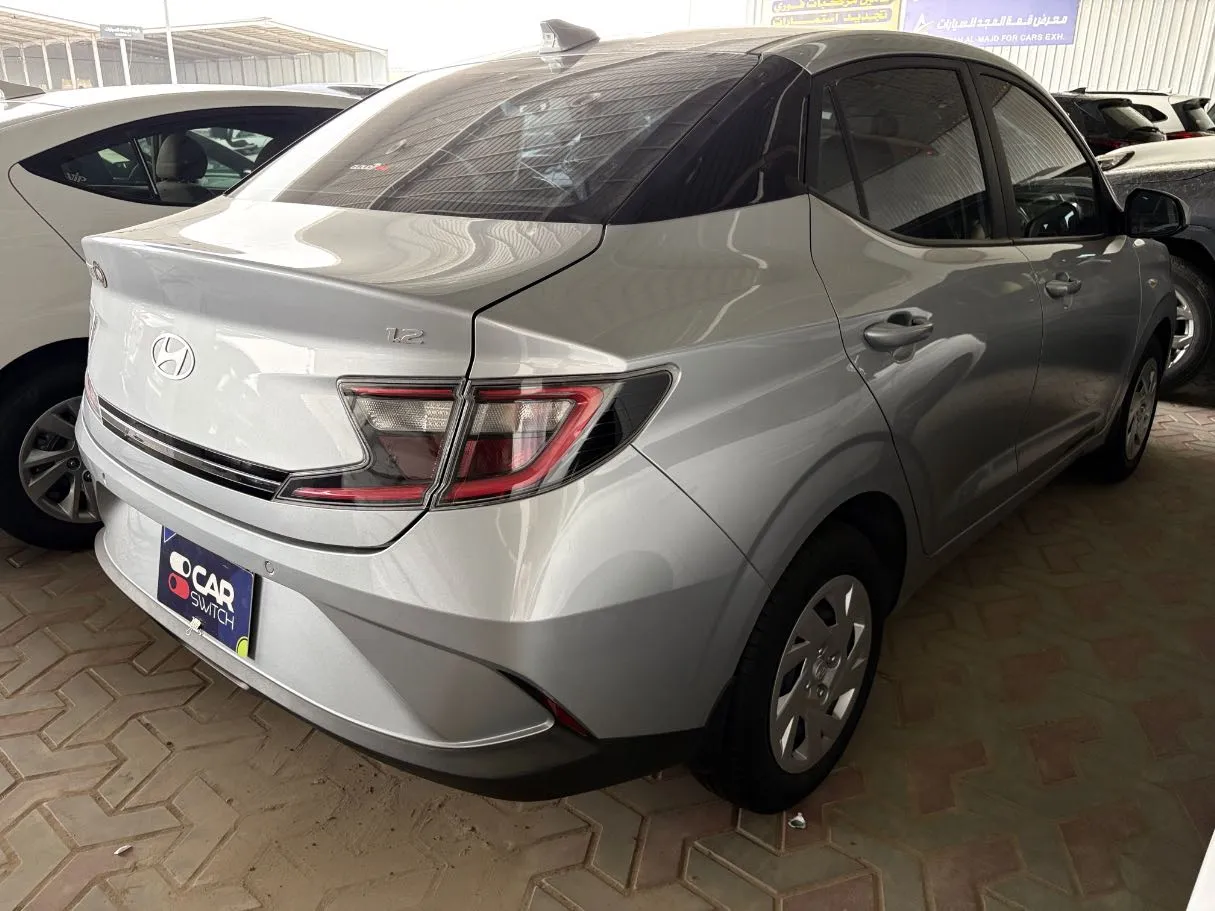 Car image 4