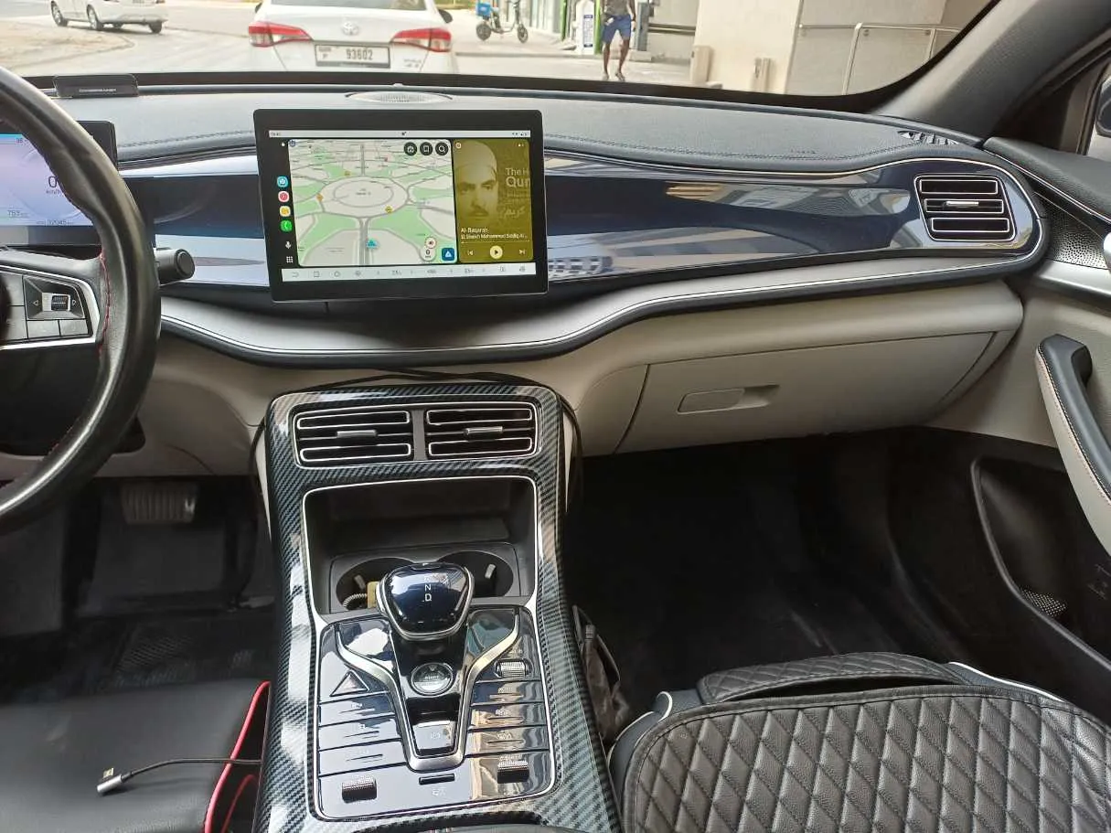 Car image 15