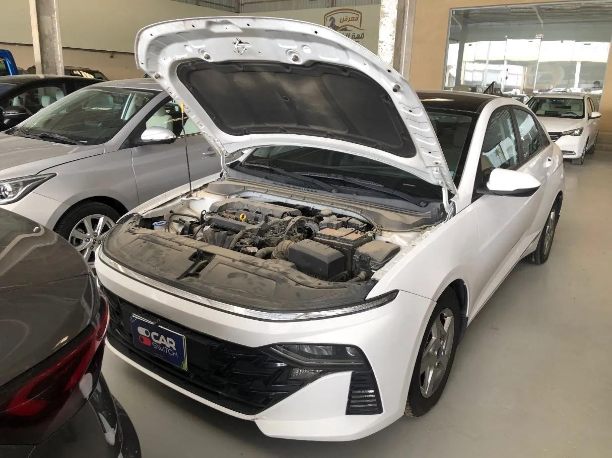 Car image 11
