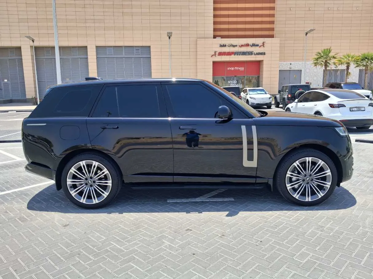 Car image 8