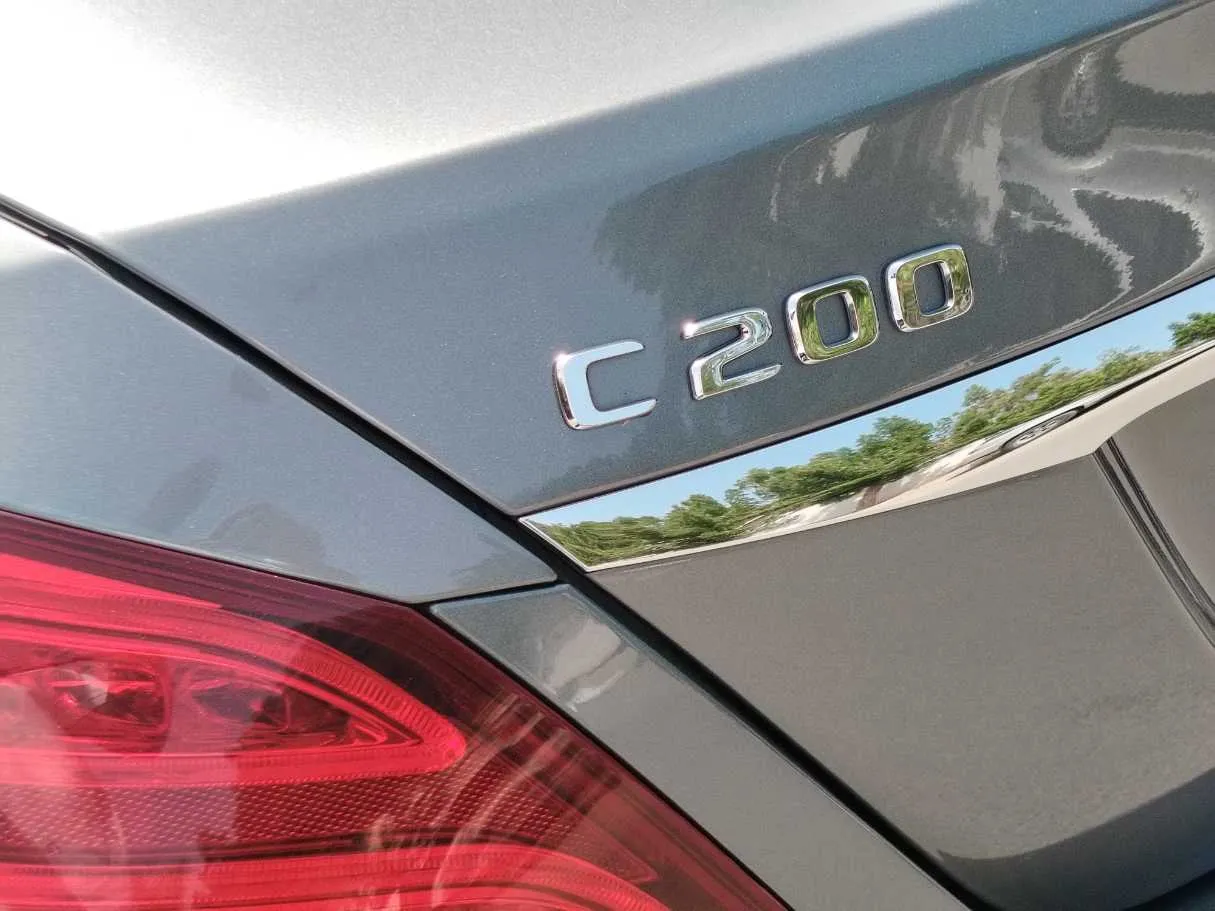 Car image 32