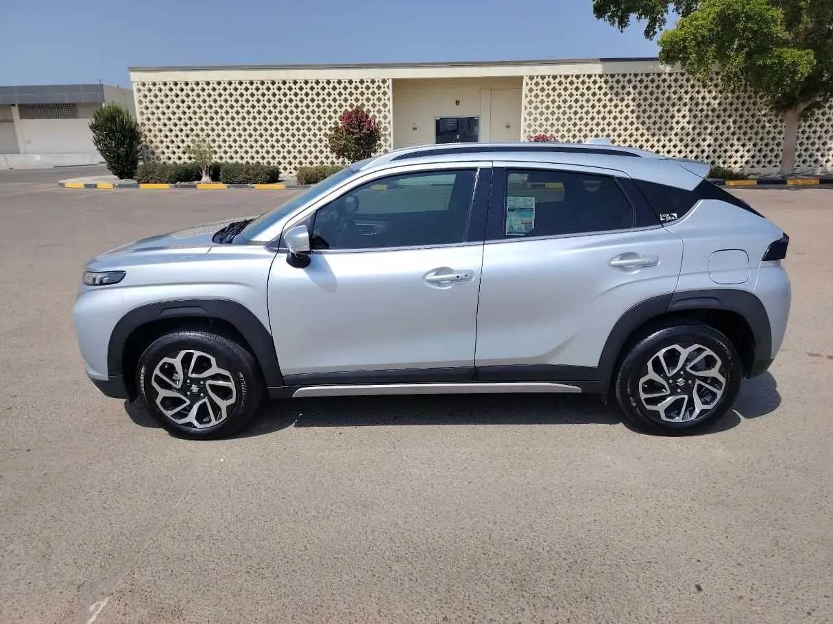 Car image 8