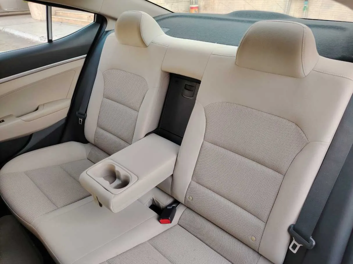 Car image 16