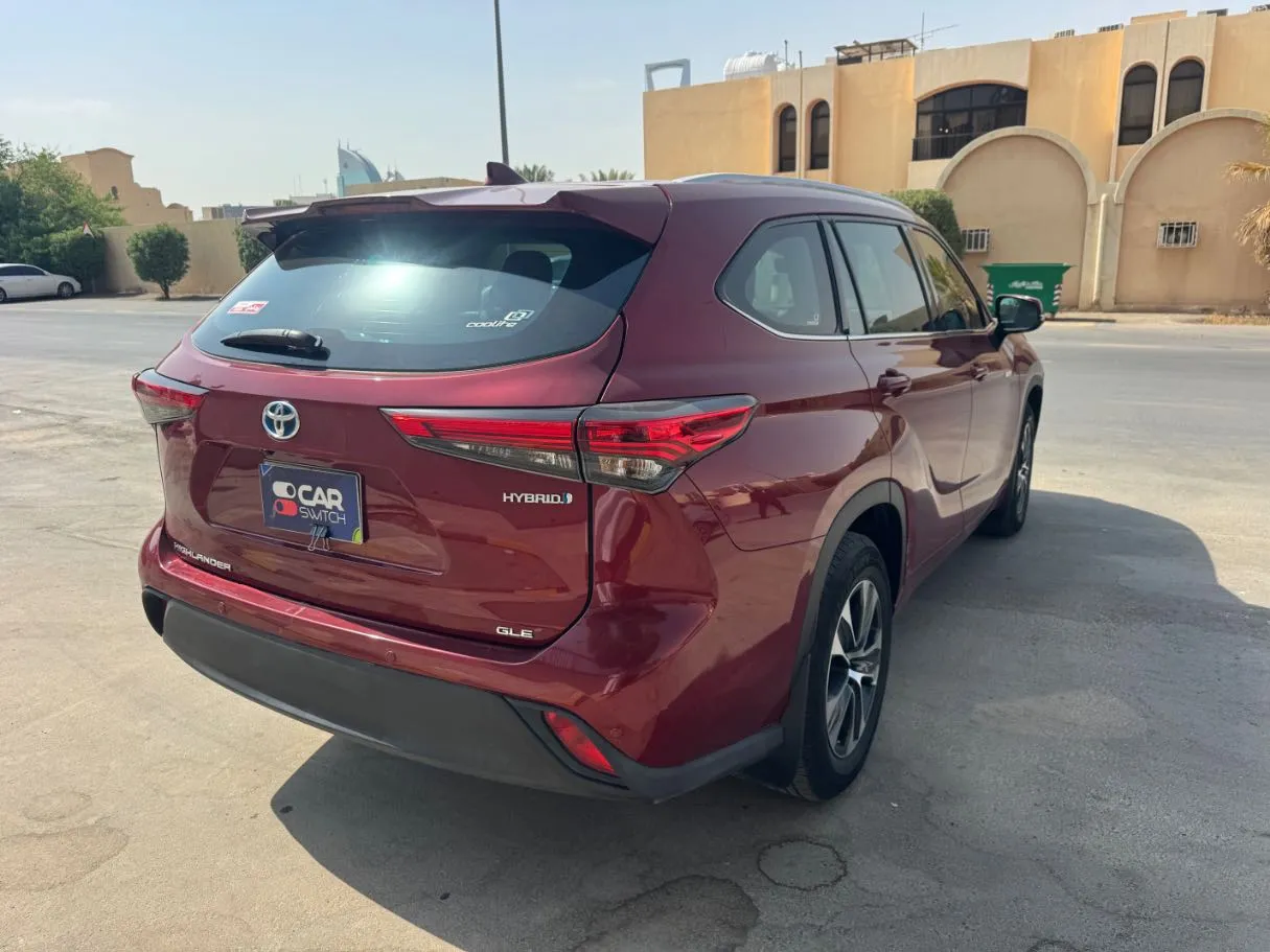 Car image 5