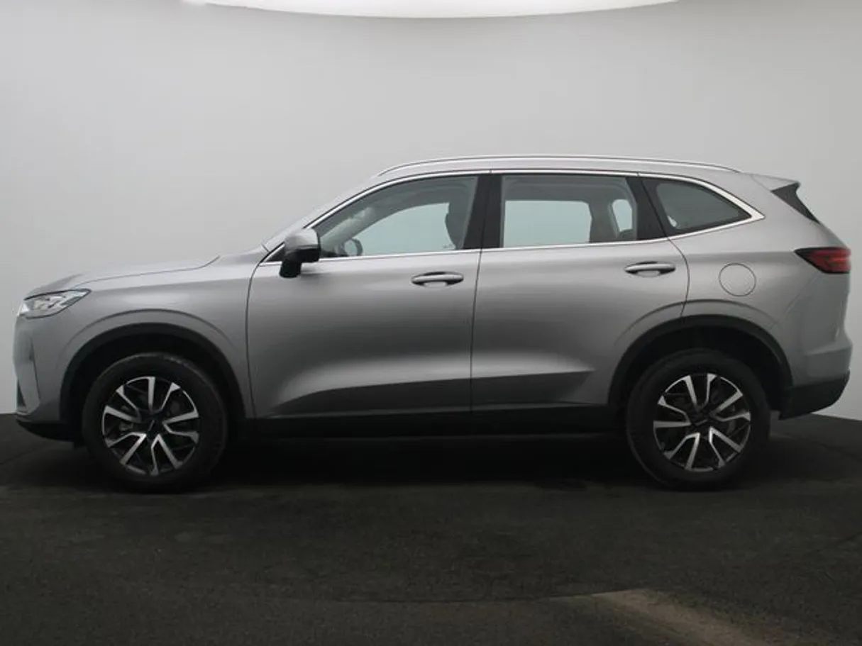 Car image 3