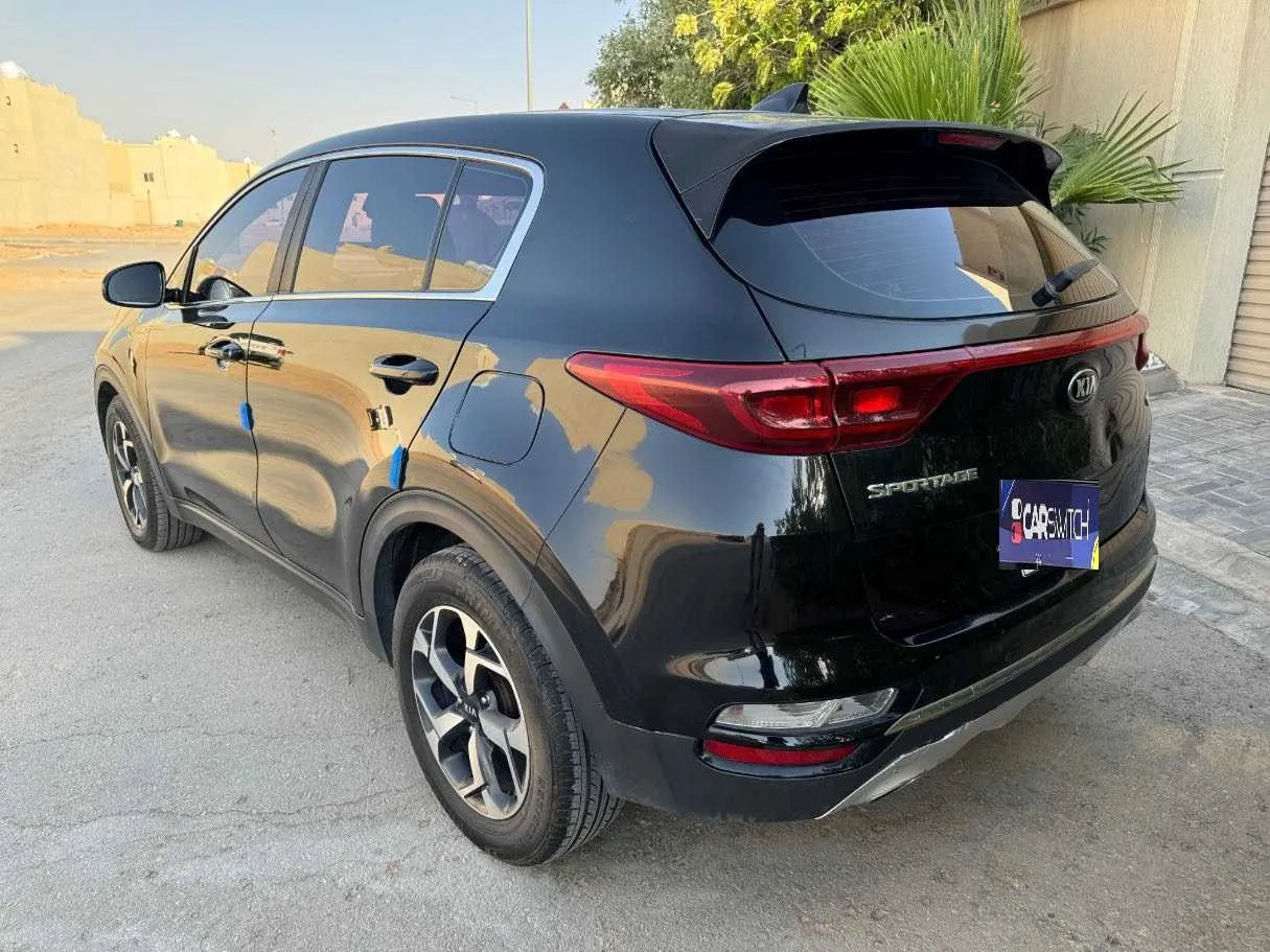Car image 25