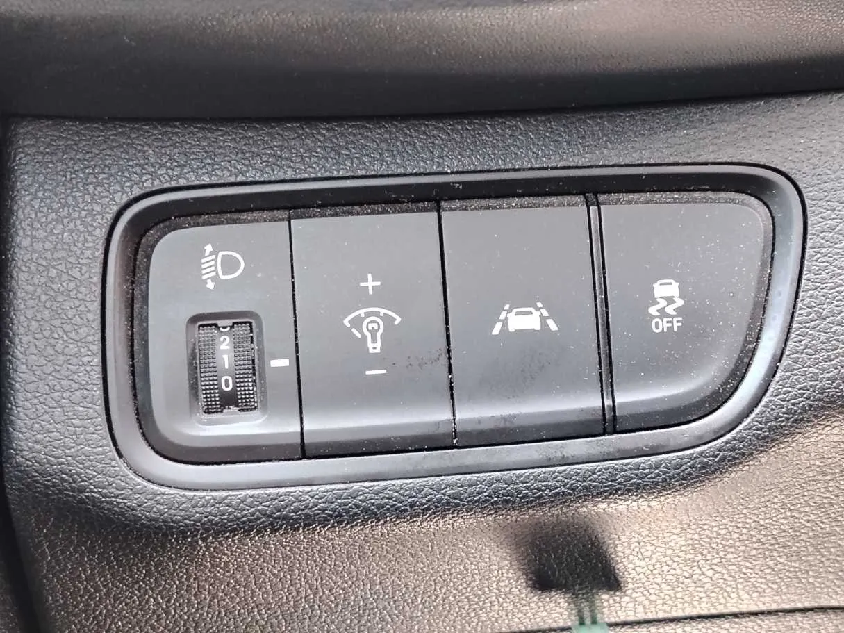 Car image 29