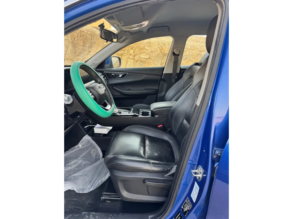Car image 11