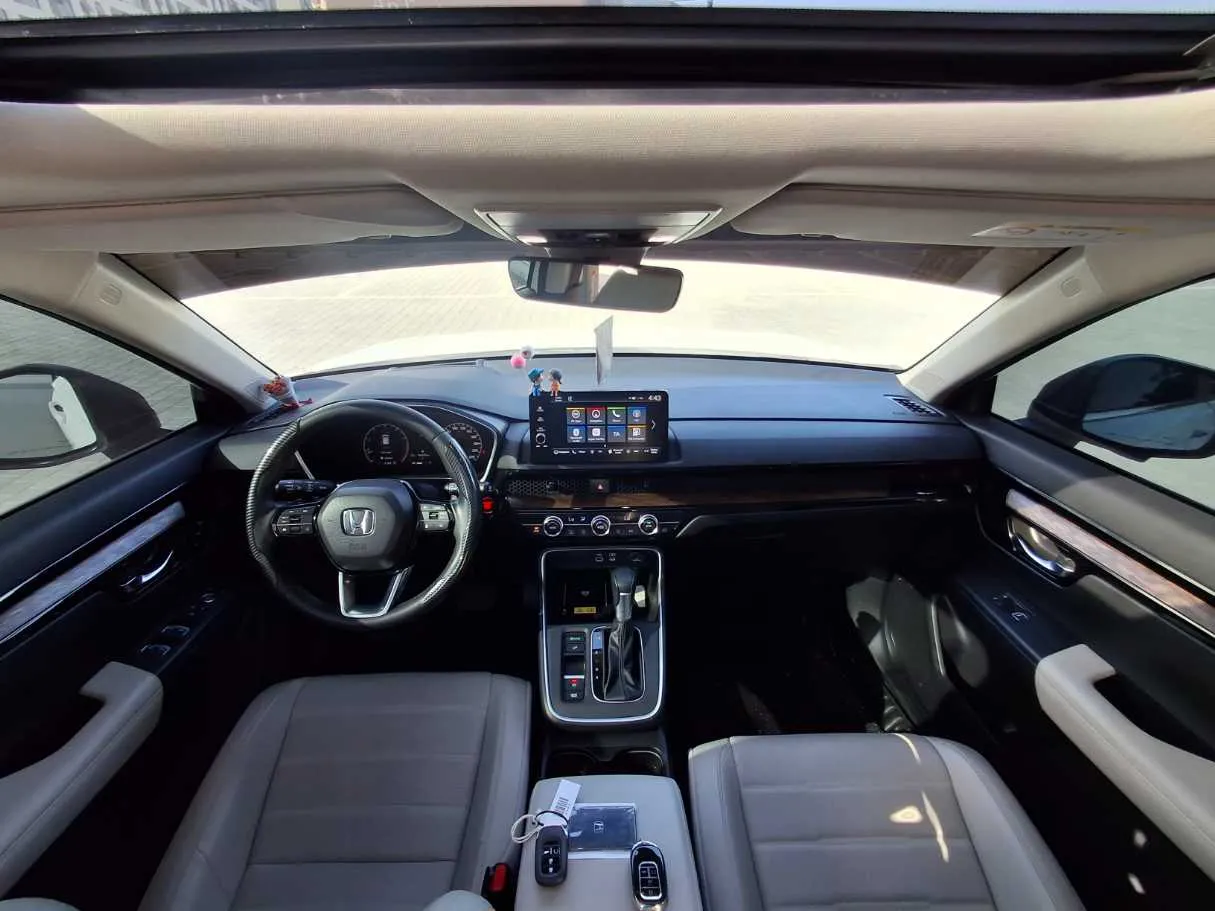 Car image 17