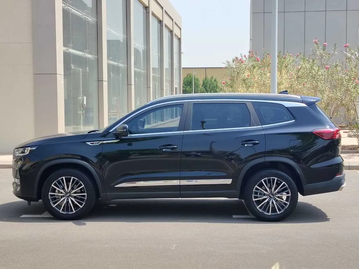 Car image 8