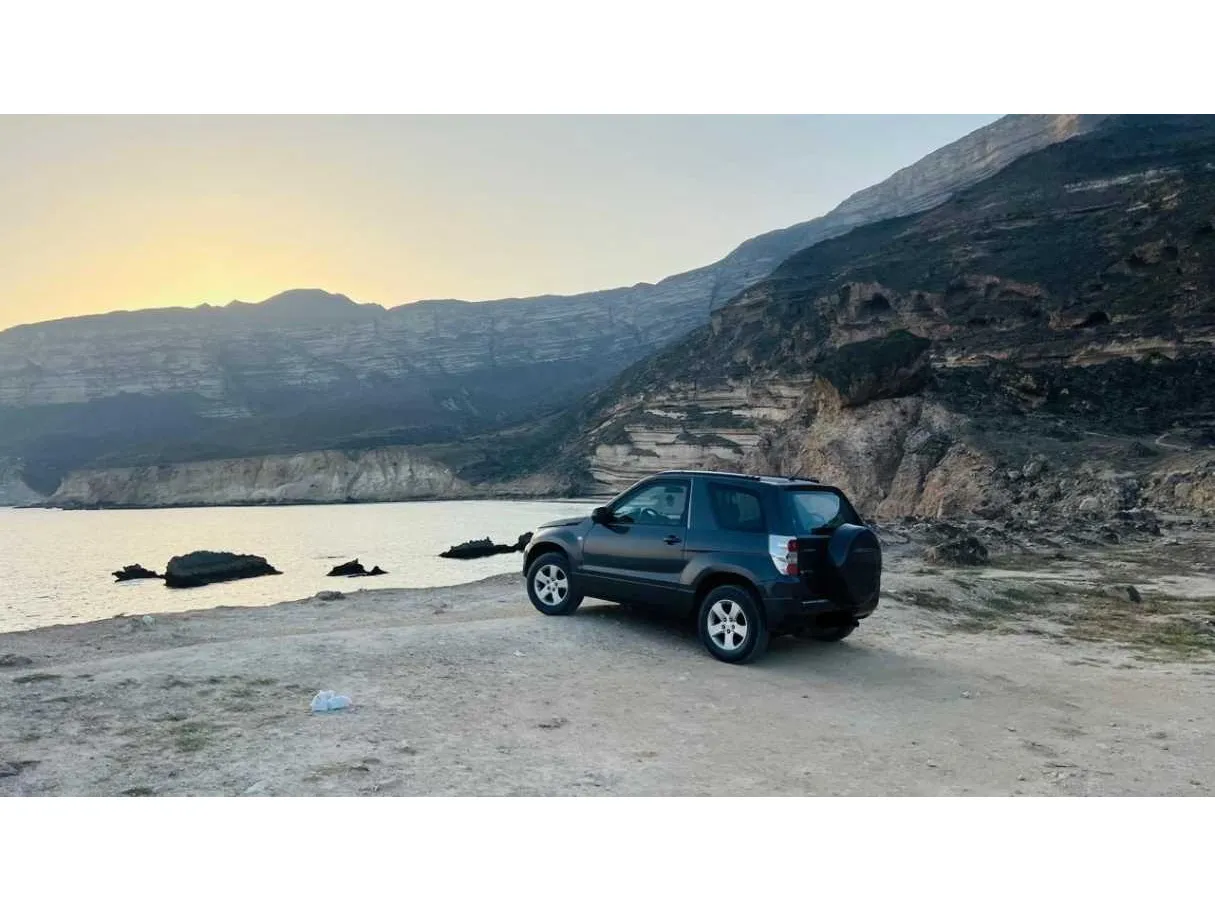 Car image 9