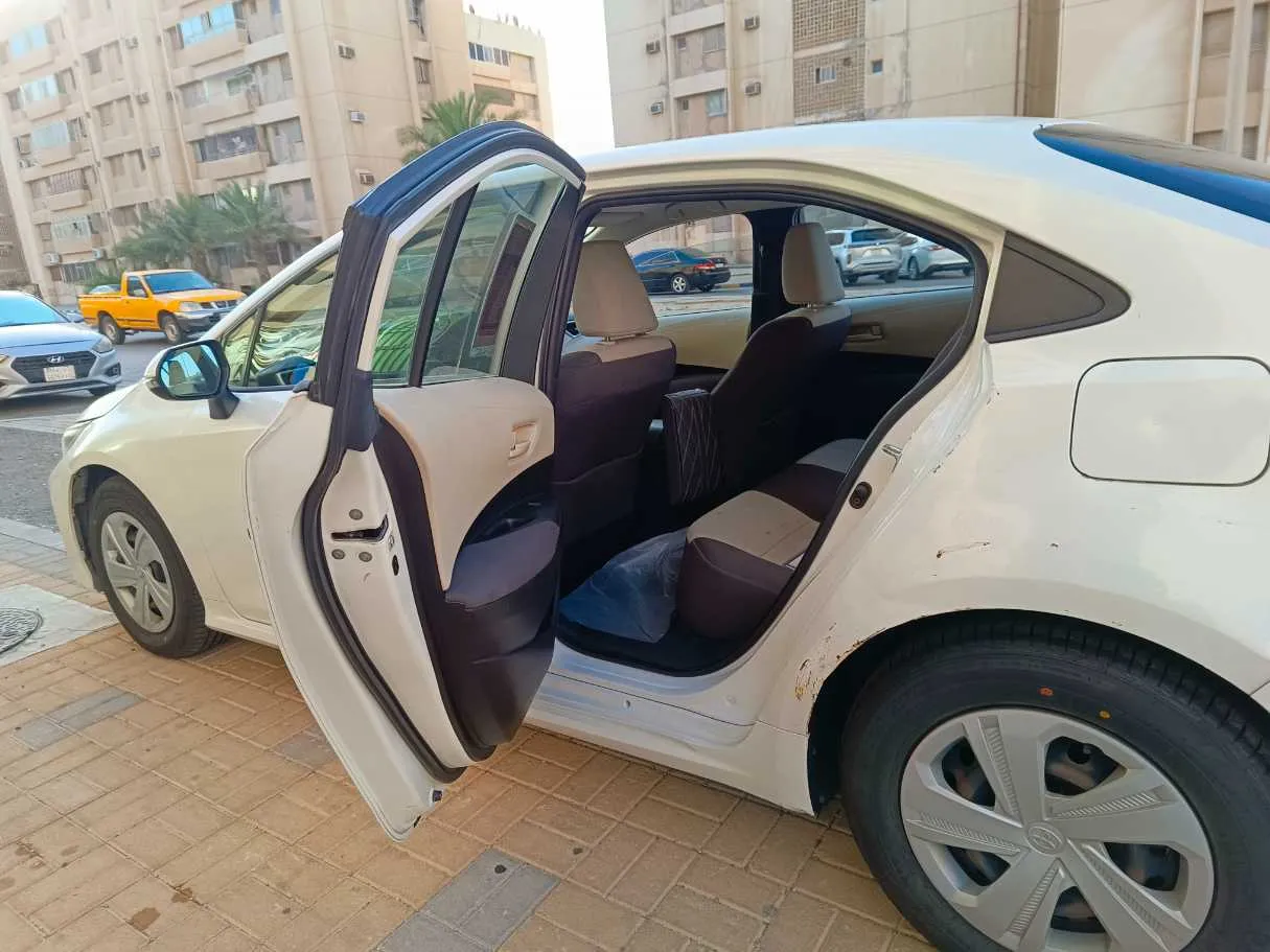 Car image 15