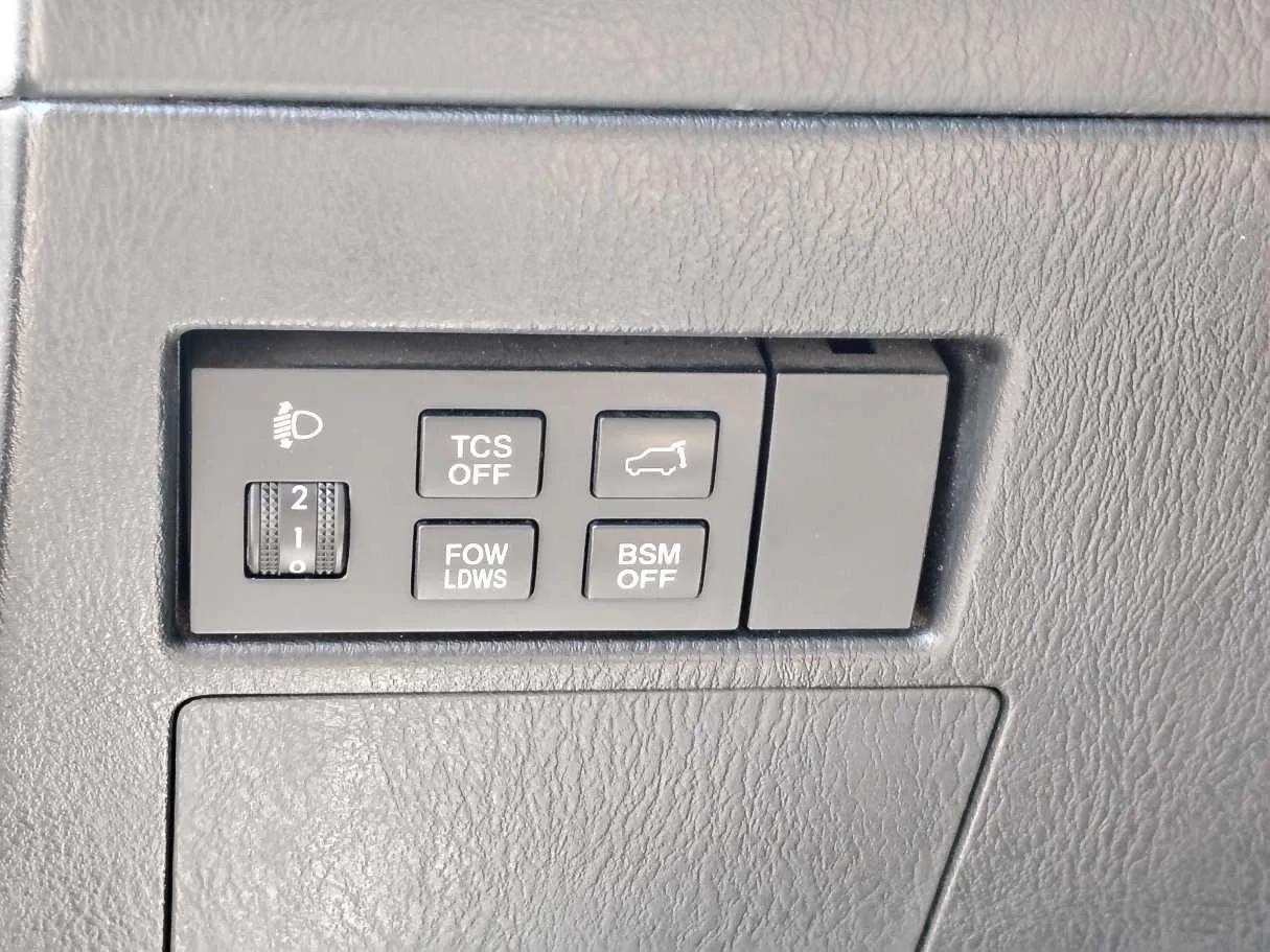 Car image 28