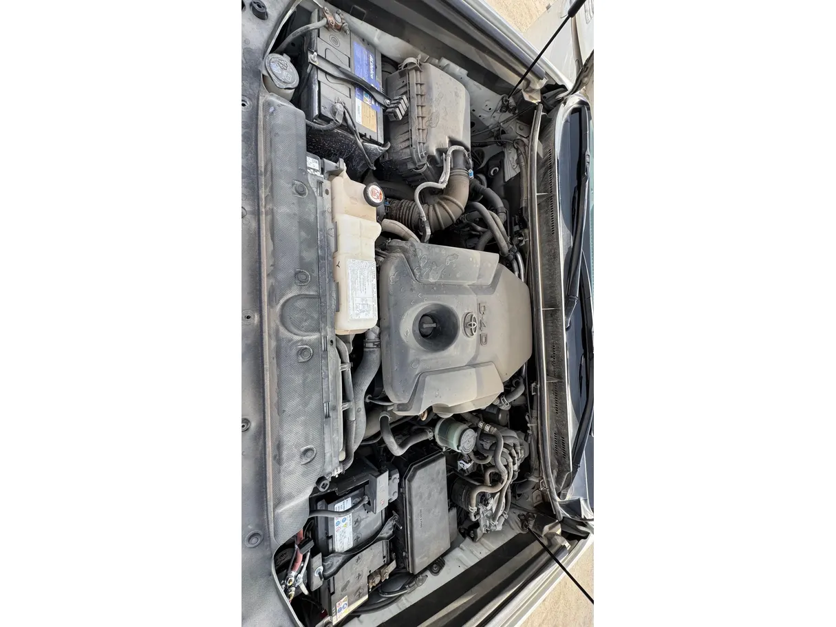 Car image 26