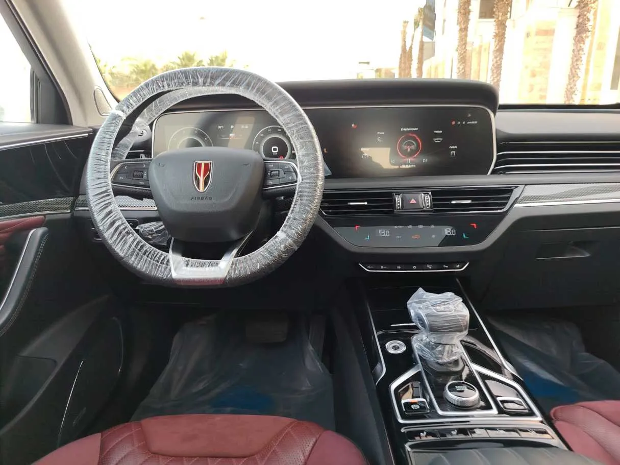 Car image 19