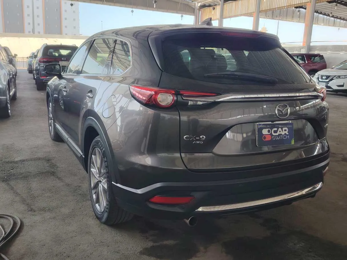 Car image 7